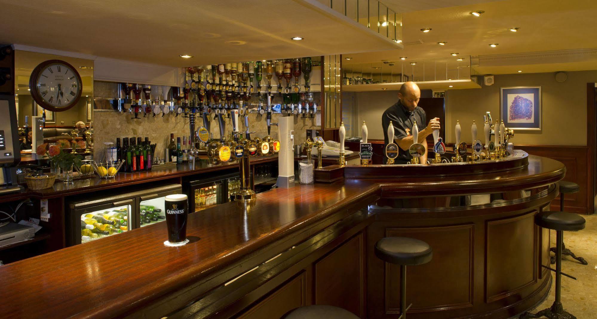 Hotel Brentwood Centre